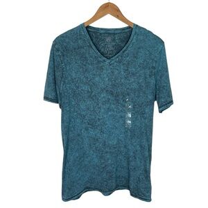 TS1045 NWT Men’s Rock & Republic Acid Washed Iconic V Neck T Shirt L